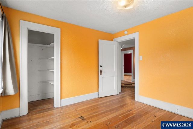 1280 4th St NE, Salem, OR 97301