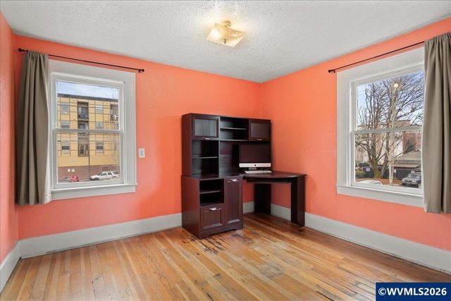 1280 4th St NE, Salem, OR 97301