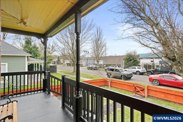 1280 4th St NE, Salem, OR 97301