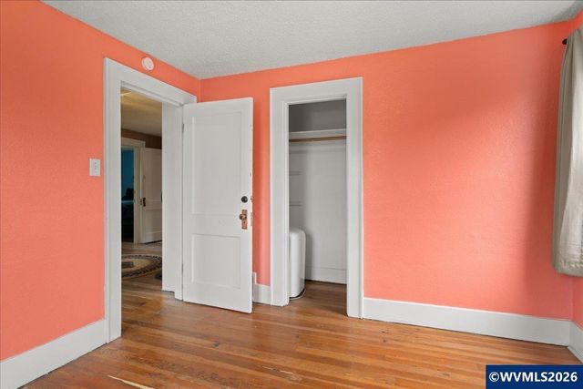 1280 4th St NE, Salem, OR 97301