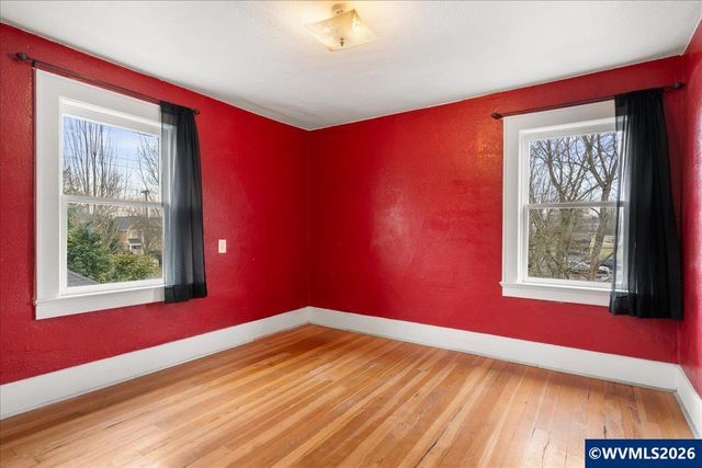 1280 4th St NE, Salem, OR 97301