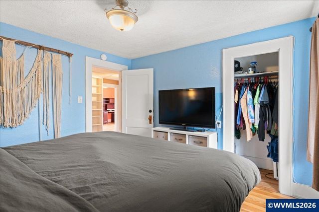 1280 4th St NE, Salem, OR 97301