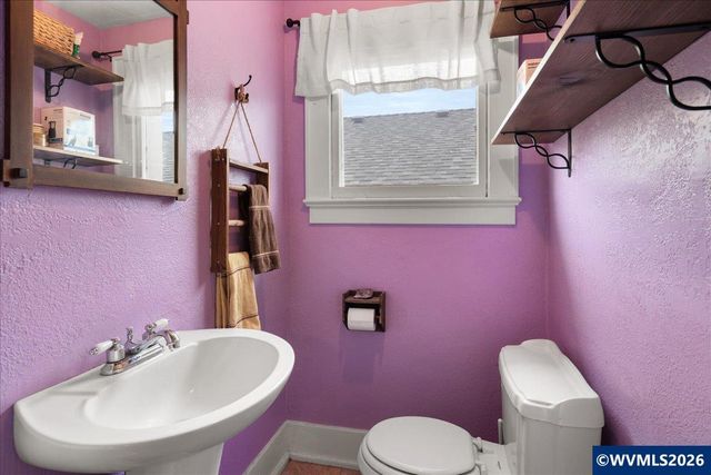 1280 4th St NE, Salem, OR 97301