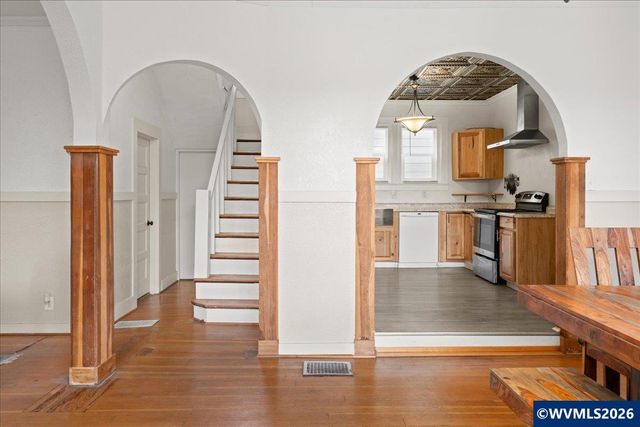 1280 4th St NE, Salem, OR 97301