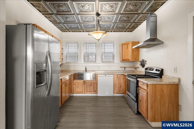 1280 4th St NE, Salem, OR 97301