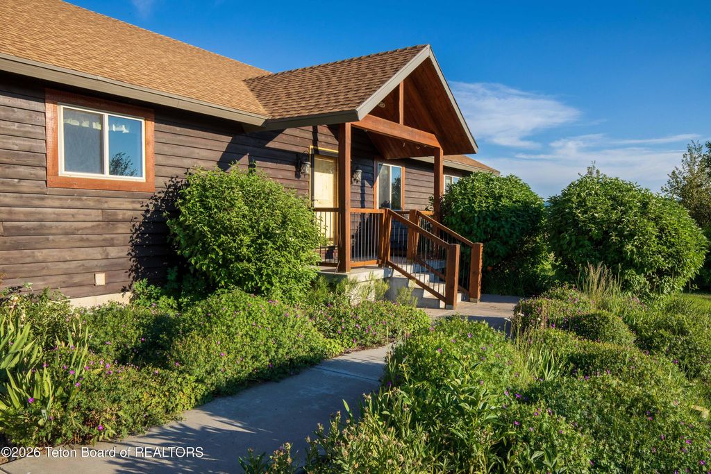 247 FREEDOM Lane, Etna, WY 83118 photo 1