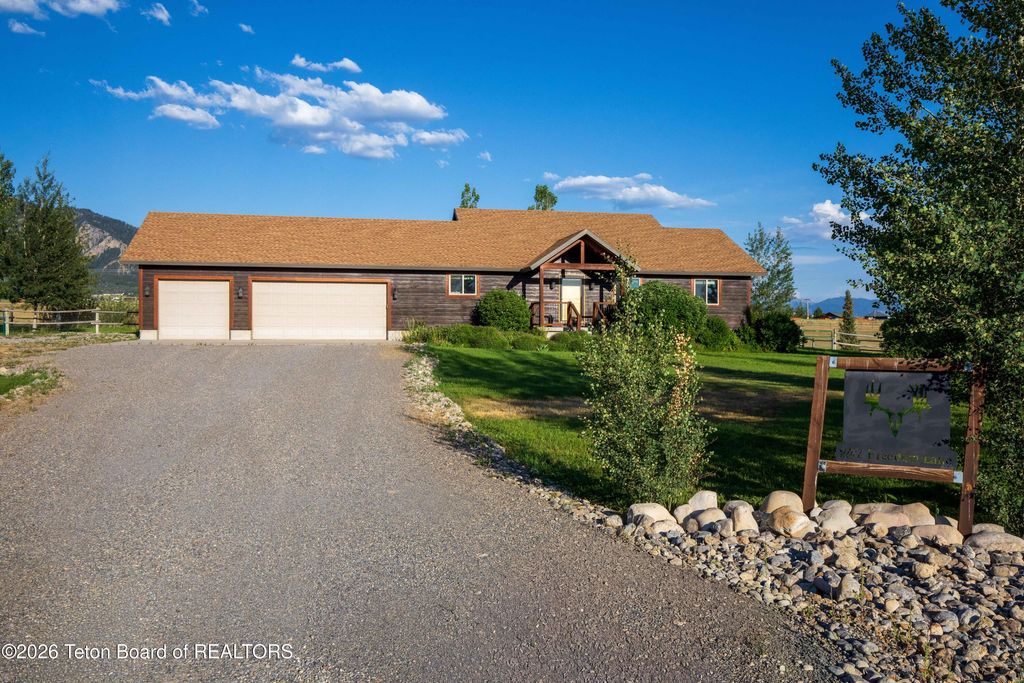 247 FREEDOM Lane, Etna, WY 83118 photo 4