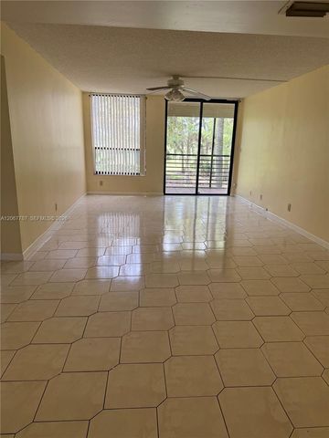 6751 N University Drive 216, Tamarac, FL 33321
