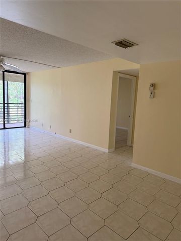 6751 N University Drive 216, Tamarac, FL 33321