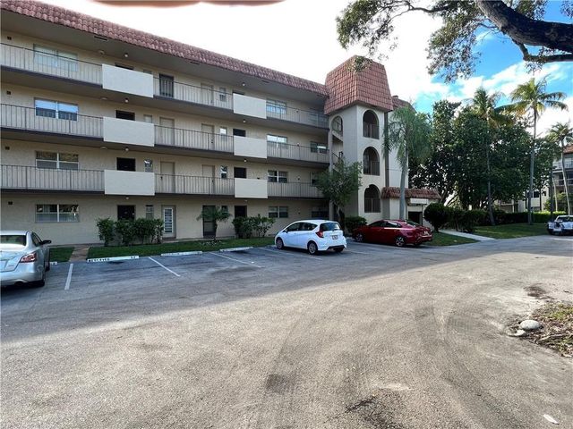 6300 S Falls Circle Dr 412, Lauderhill, FL 33319