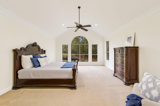 136 Sam Houston DR, Bastrop, TX 78602