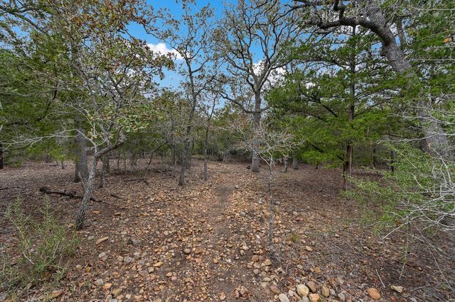 136 Sam Houston DR, Bastrop, TX 78602