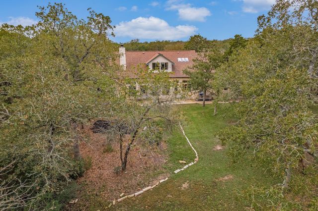 136 Sam Houston DR, Bastrop, TX 78602