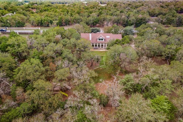 136 Sam Houston DR, Bastrop, TX 78602