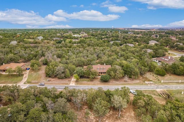 136 Sam Houston DR, Bastrop, TX 78602