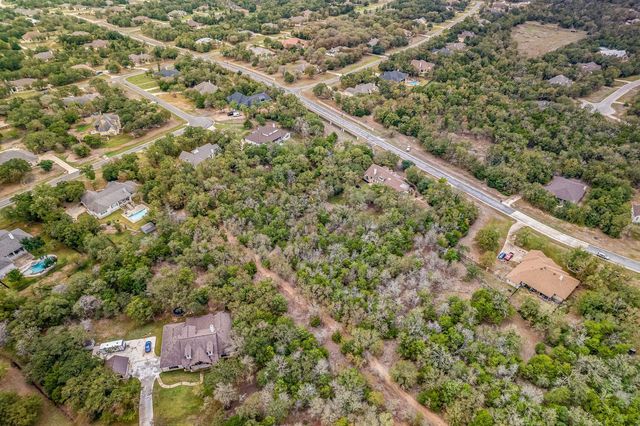 136 Sam Houston DR, Bastrop, TX 78602