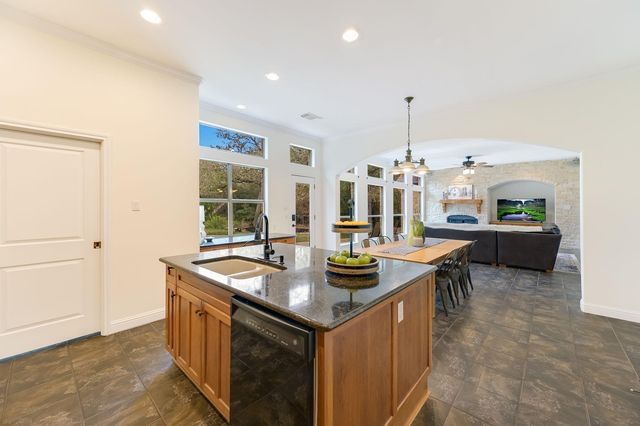 136 Sam Houston DR, Bastrop, TX 78602