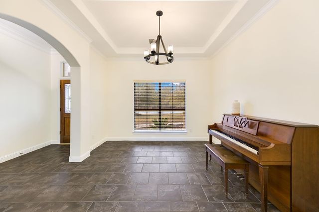 136 Sam Houston DR, Bastrop, TX 78602