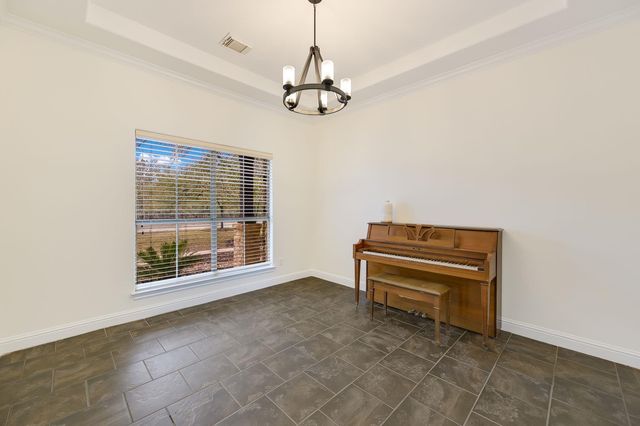 136 Sam Houston DR, Bastrop, TX 78602