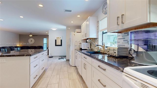 6455 Hitchin Post Way, Delray Beach, FL 33484