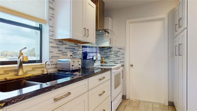 6455 Hitchin Post Way, Delray Beach, FL 33484