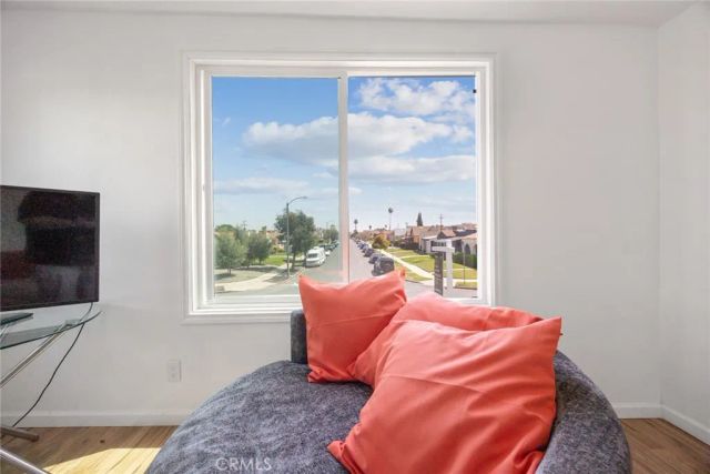 7037 Cimarron Street, Los Angeles, CA 90047