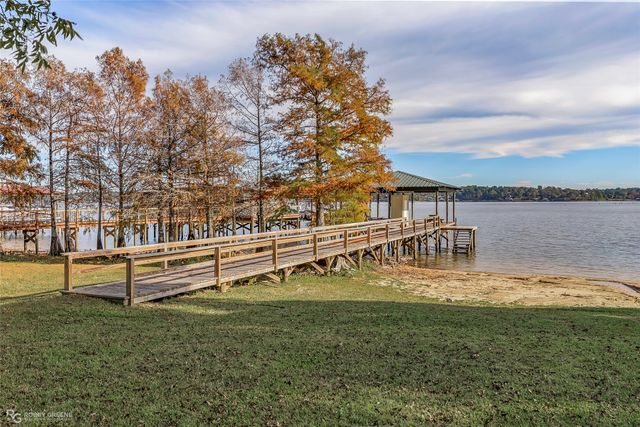 90 La Belle Court, Many, LA 71449