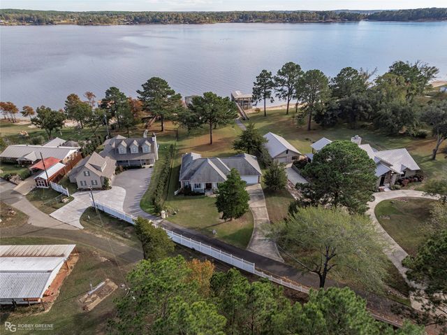 90 La Belle Court, Many, LA 71449