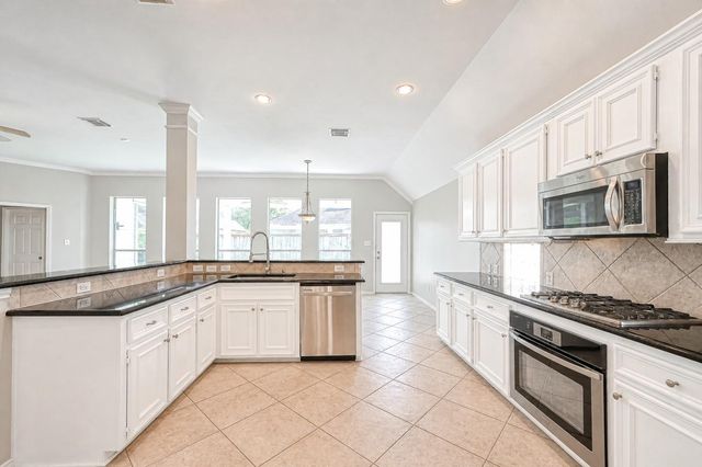 2223 Ridgefield Park Lane, Richmond, TX 77469