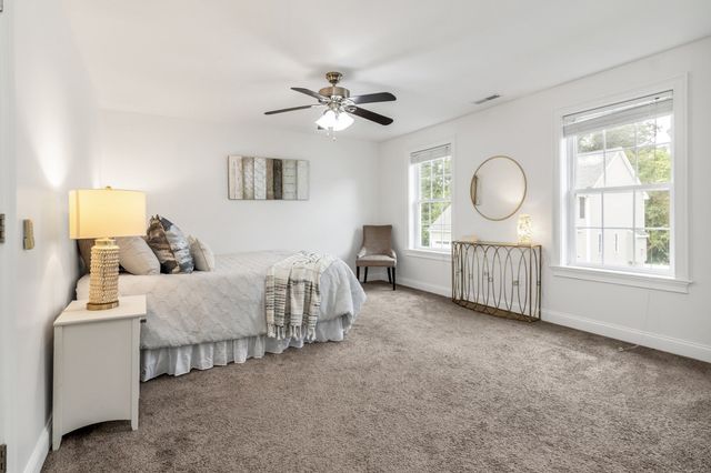 1 Kerrigan Way, Woburn, MA 01801