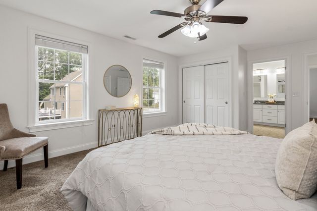 1 Kerrigan Way, Woburn, MA 01801