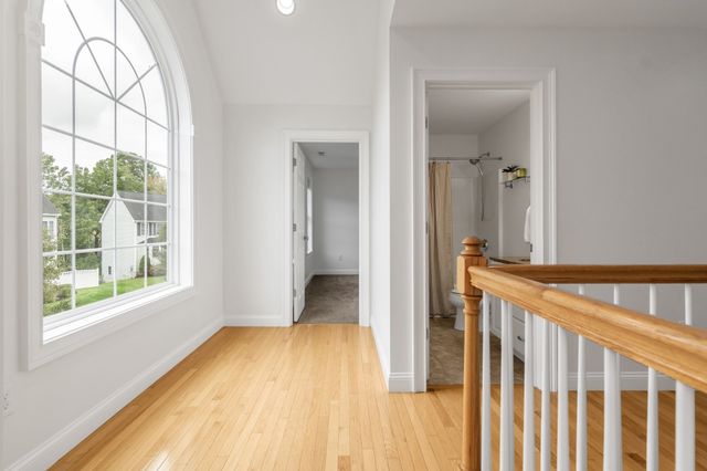 1 Kerrigan Way, Woburn, MA 01801