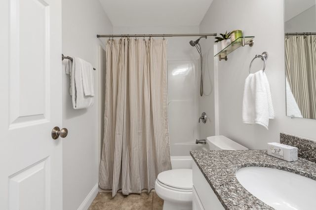 1 Kerrigan Way, Woburn, MA 01801