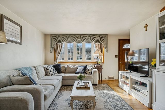 13723 Ormsby, North Huntingdon, PA 15642