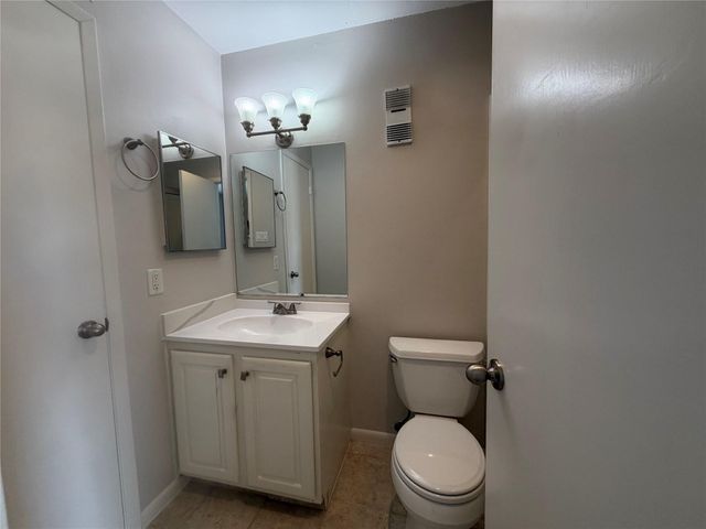 3300 Pebblebrook Drive 108, Seabrook, TX 77586