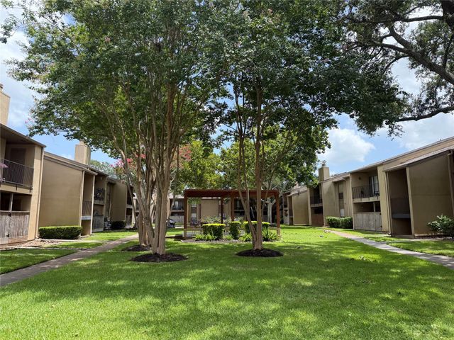 3300 Pebblebrook Drive 108, Seabrook, TX 77586