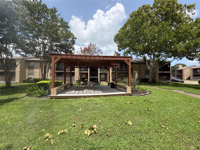 3300 Pebblebrook Drive 108, Seabrook, TX 77586