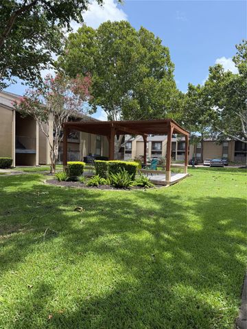 3300 Pebblebrook Drive 108, Seabrook, TX 77586