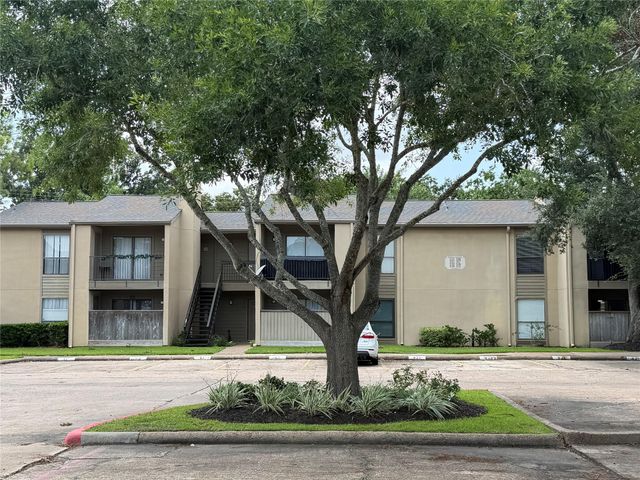 3300 Pebblebrook Drive 108, Seabrook, TX 77586