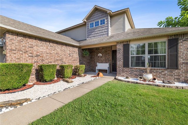 201 Windsor Avenue, Lowell, AR 72745