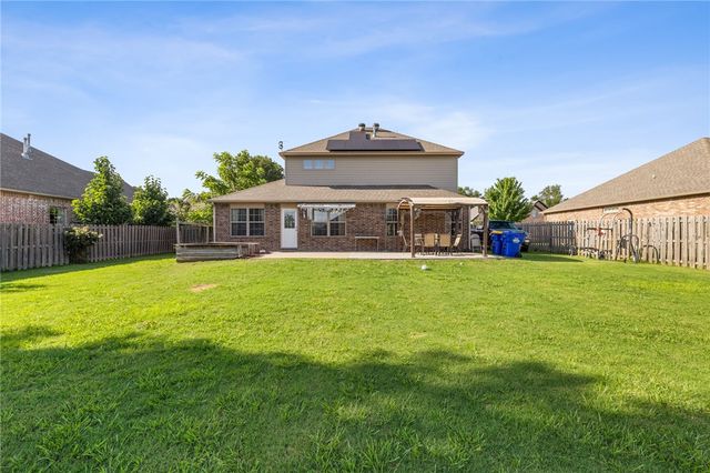 201 Windsor Avenue, Lowell, AR 72745