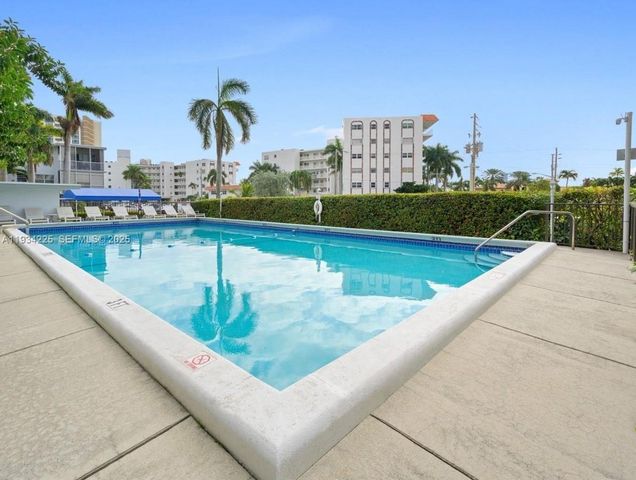 3177 S Ocean Dr 321, Hallandale Beach, FL 33009