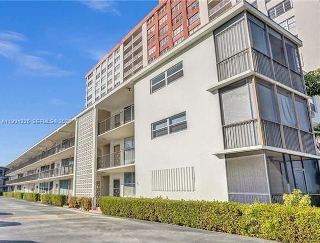 3177 S Ocean Dr 321, Hallandale Beach, FL 33009