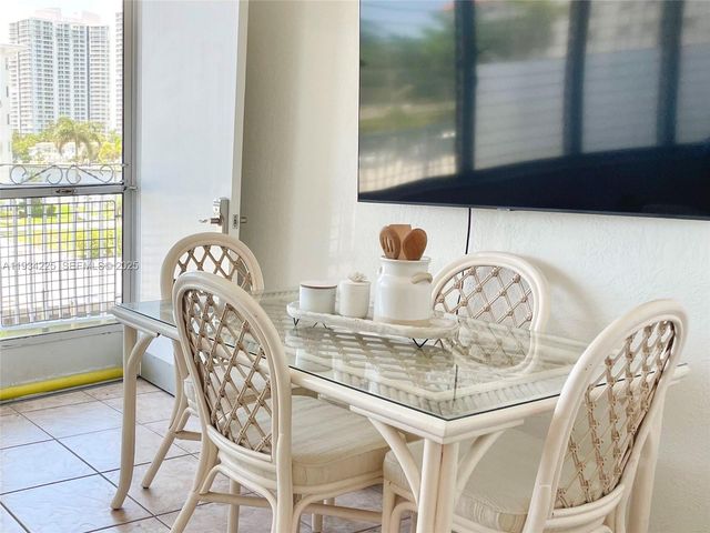 3177 S Ocean Dr 321, Hallandale Beach, FL 33009