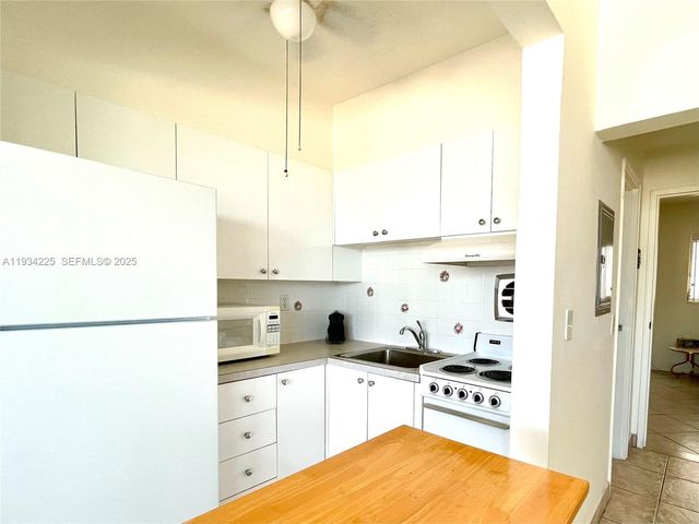 3177 S Ocean Dr 321, Hallandale Beach, FL 33009