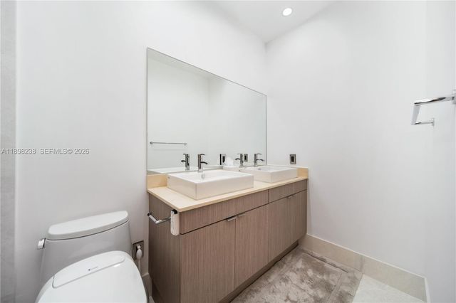 3705 NE 214 St 13, Aventura, FL 33180