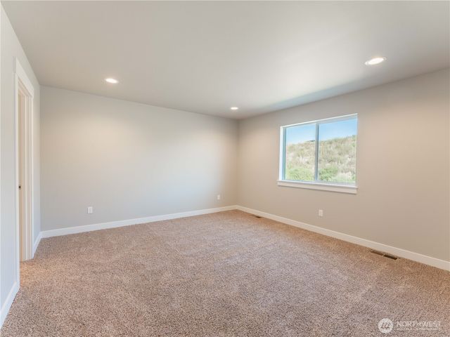 92 Salmon Drive, Wenatchee, WA 98801