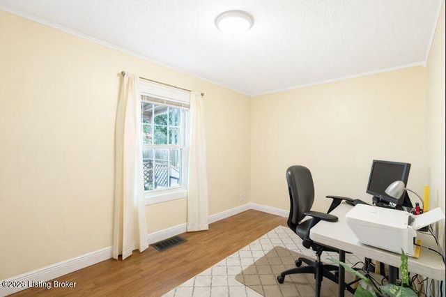 4916 Valley Station Rd, Louisville, KY 40272