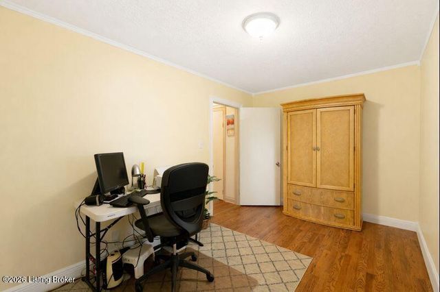 4916 Valley Station Rd, Louisville, KY 40272