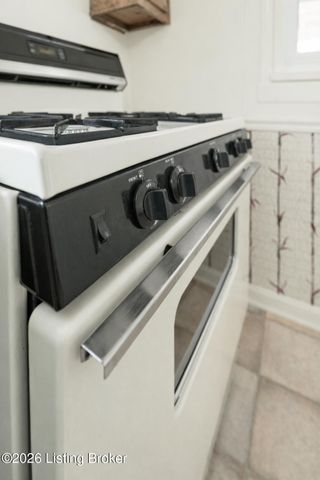 4916 Valley Station Rd, Louisville, KY 40272